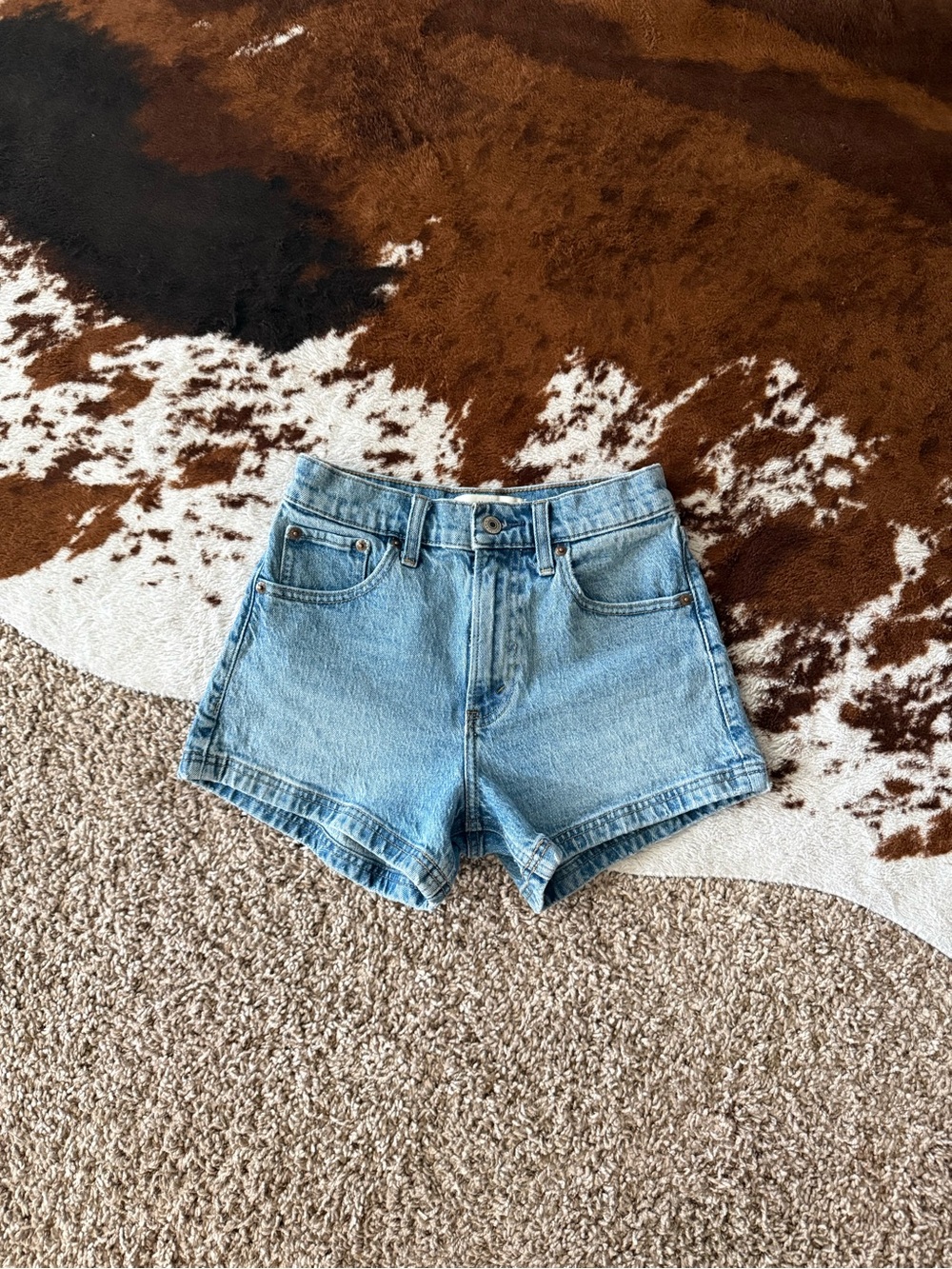 Abercrombie & Fitch High Rise 90s Relaxed Short